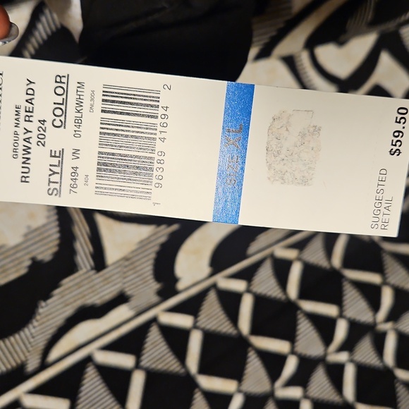 Alfred Dunner Floral Geometric Top - Picture 8 of 8